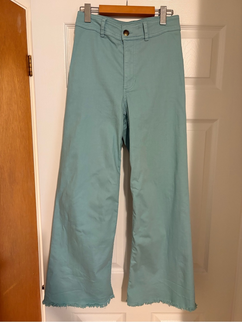 Billabong free fall pants in light blue, size 26 but fits larger